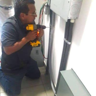 Estabilizadores de voltaje 1 3